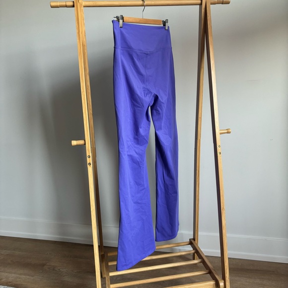 GIRLFRIEND COLLECTIVE Purple Flare Leggings - Picture 6 of 7